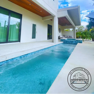 luxury backyard pool and spa sarasota